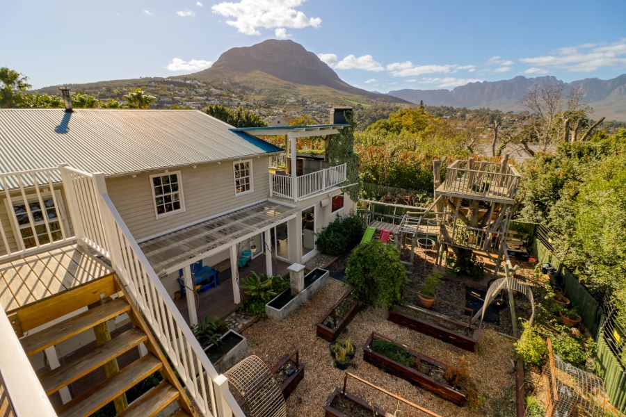 6 Bedroom Property for Sale in La Concorde Western Cape